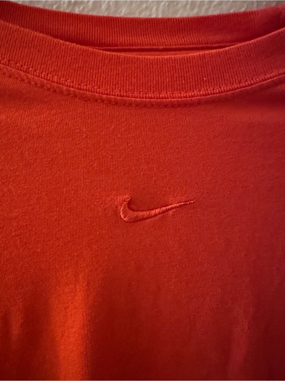 Nike Women’s Bright Orange Cropped Tee - Picture 2 of 3